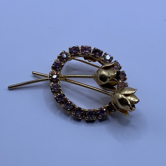 Elegant Gold Floral Brooch with Lilac Rhinestones - Picture 6 of 6